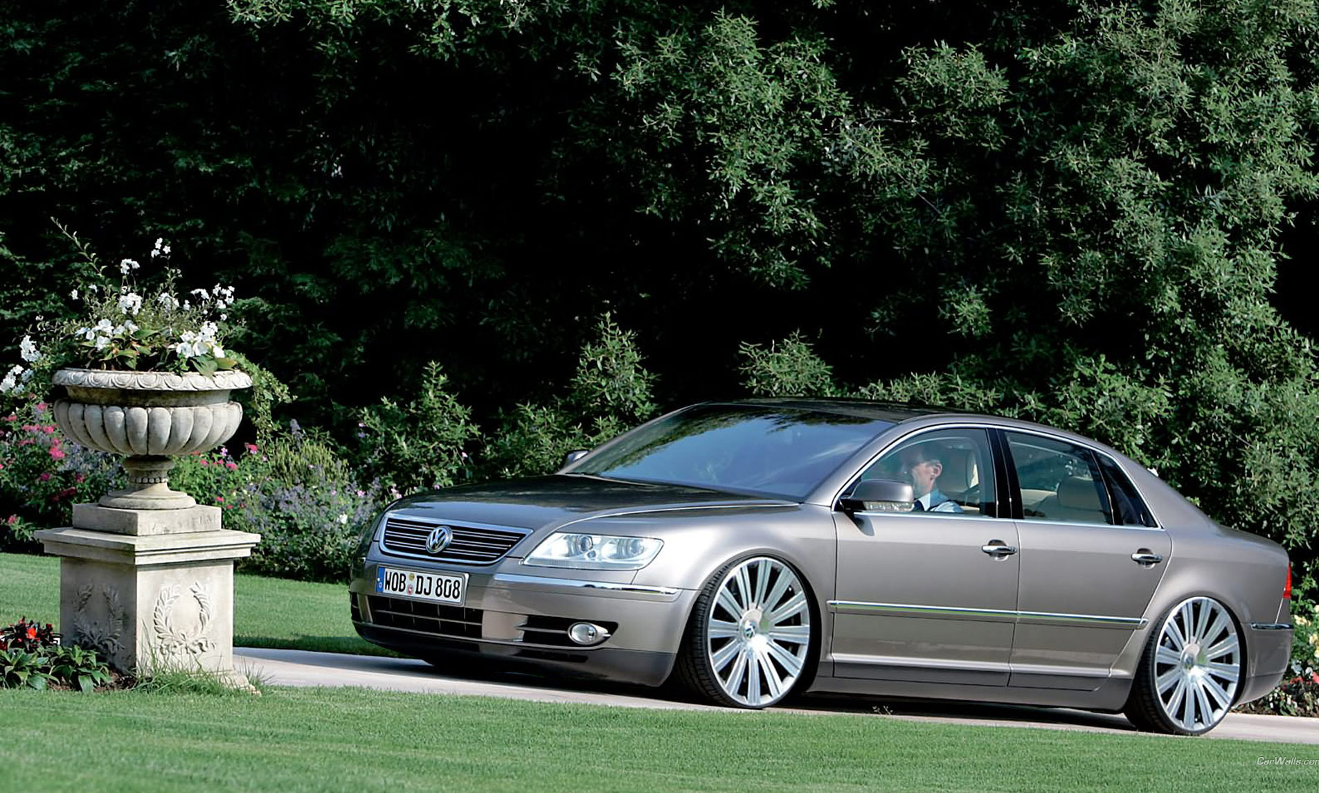 VW Phaeton